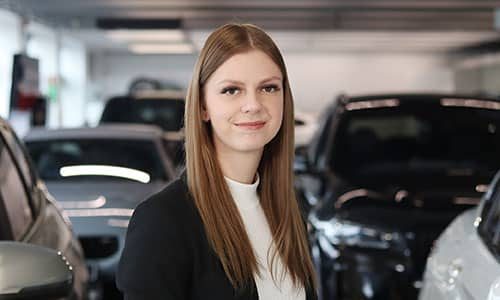 ansprechpartner-bmw-auto-leebmann-passau-svenja-eder.jpg